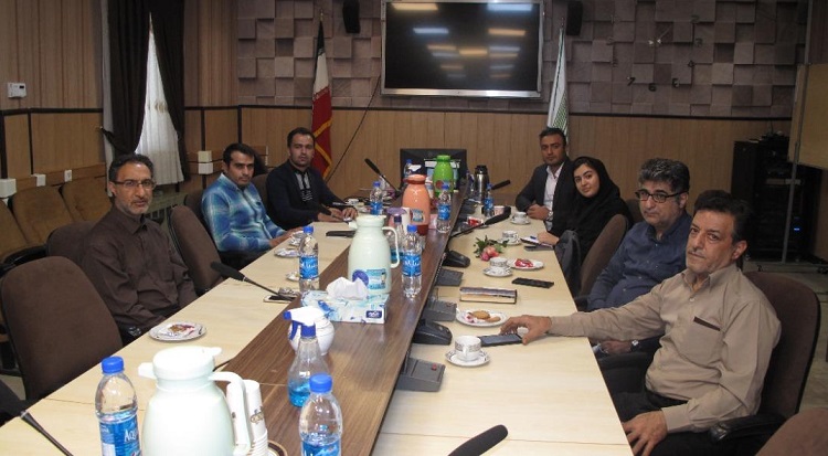 جلسه اعضای شورای صنفی دانشجویان با معاون آموزشی دانشگاه و دبیر برگزاری مراسم آغاز سال تحصیلی 